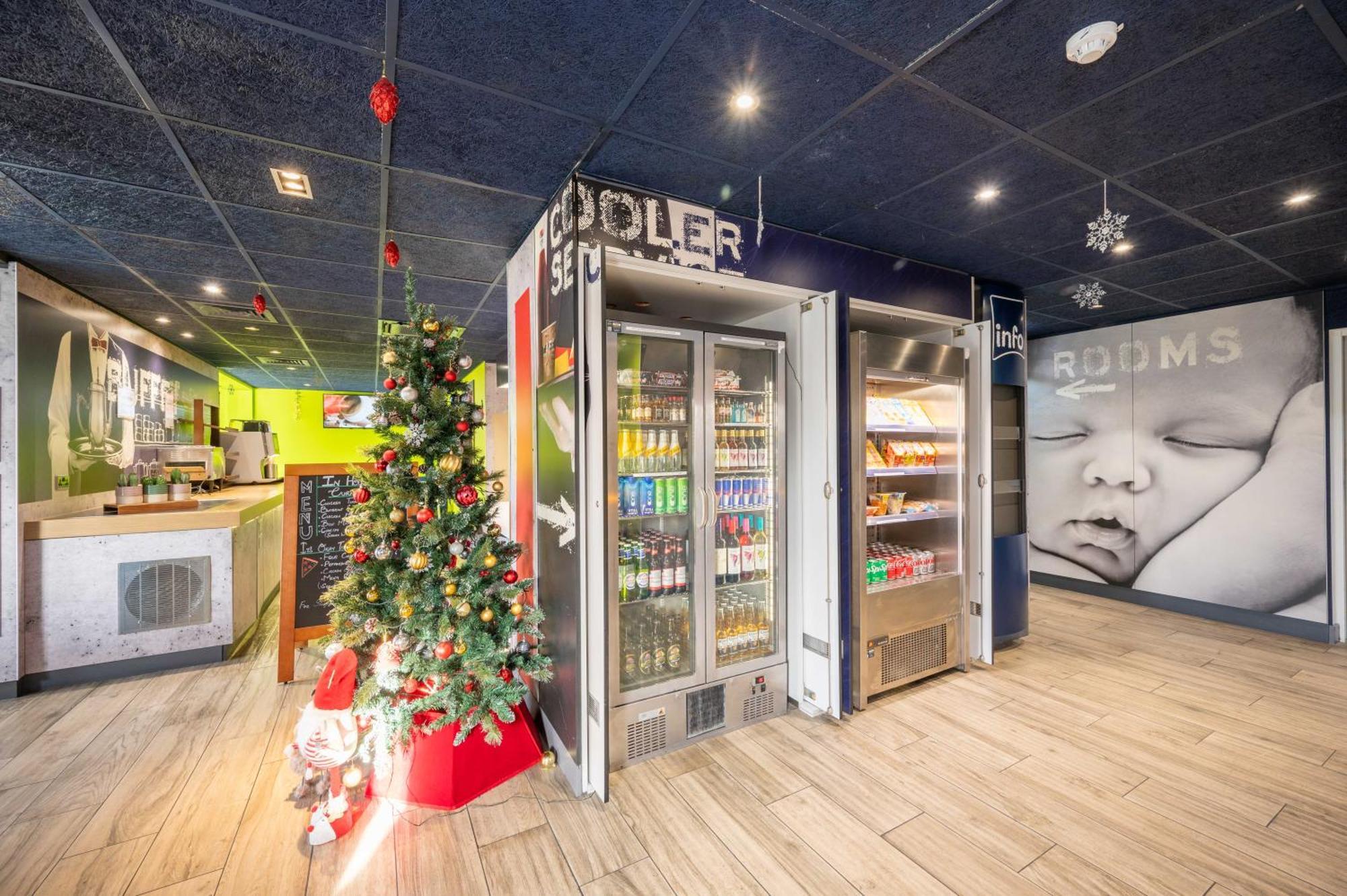 伦敦巴尔金宜必思快捷酒店 外观 照片